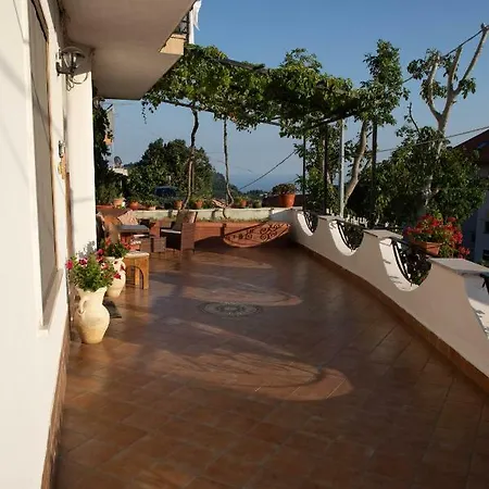 La Pennichella Apartment *